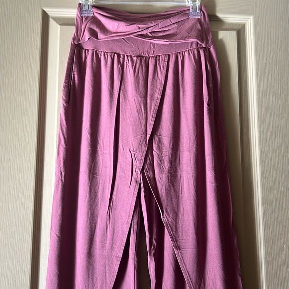 EUC Gorgeous Athleta Tulip Pants - Picture 6 of 7